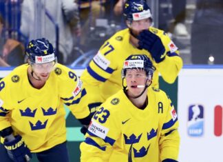 Sweden beats France at worlds; Britain, Poland relegated