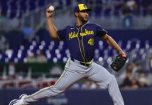 Brewers’ Joe Ross leaves start against Marlins with lower back strain
