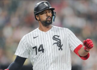 White Sox place Eloy Jimenez, Steven Wilson on injured list