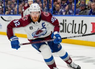 Avs captain Gabriel Landeskog looking to return from knee injury
