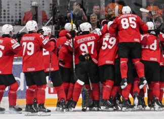 Switzerland stuns Canada in world championship semifinals
