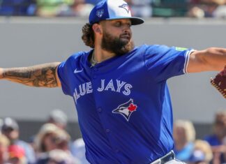 Blue Jays place Alek Manoah on injured list with elbow sprain