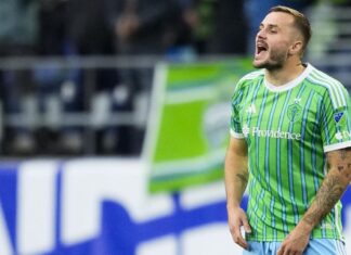 Disputed penalty in final minutes gives Whitecaps a 1-1 draw against Sounders | Soccer