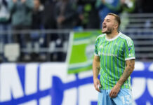 Disputed penalty in final minutes gives Whitecaps a 1-1 draw against Sounders