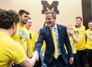 Michigan, Kansas among early winners of college basketball transfer portal