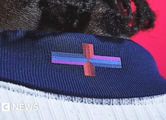 Sunak says ‘don’t mess’ with flag on England football kit