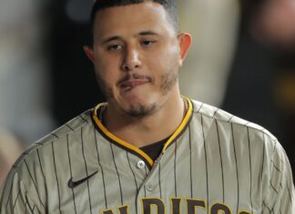 Padres’ Manny Machado day-to-day with mild hip flexor strain