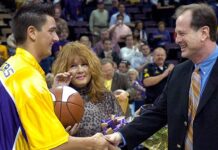 Former LSU player Josh Maravich, Pete’s son, dies at 42