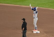 Dodgers’ Dave Roberts looking past Kiké Hernández error