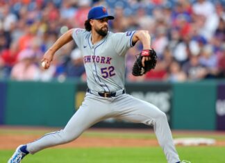 Cubs sign reliever Jorge López to minor league deal