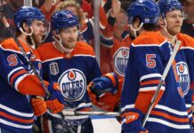 Edmonton Oilers break out in Game 4, stay alive with 8-1 win