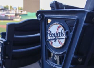 Royals place RHP Dan Altavilla (oblique) on injured list