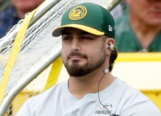 David Bakhtiari says he wants to play in NFL a couple more years