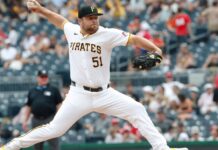 Pirates place David Bednar (oblique) on 15-day IL
