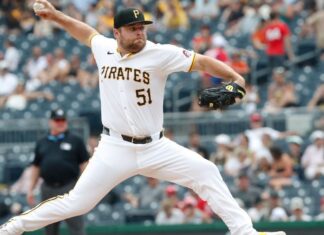 Pirates place David Bednar (oblique) on 15-day IL