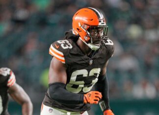 Browns’ Lonnie Phelps waived after crashing car into restaurant