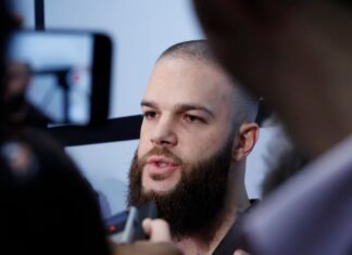 Brewers acquire left-hander Dallas Keuchel from Mariners