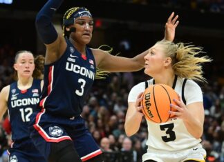 Controversial foul call mars end of Iowa-UConn