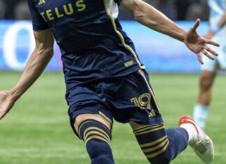 Kreilach’s stoppage-time goal helps Whitecaps beat Rapids 2-1