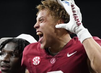 Michigan vs. Alabama, Washington vs. Texas in College Football Playoff; unbeaten Florida St left out