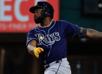 Fan interference helps end Randy Arozarena’s 19-game on-base streak