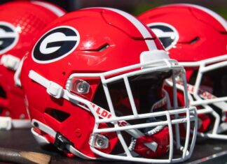 6-11 offensive tackle Jahjarre Jackson has committed to Georgia