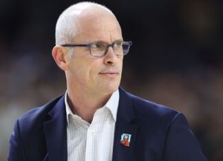 Coach Dan Hurley, UConn agrees to new 6-year, $50M contract