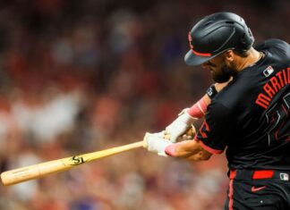 Reds outfielder Nick Martini undergoes thumb surgery