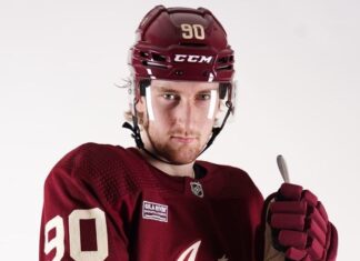 J.J. Moser signs 2-year, $6.75 million deal with Lightning