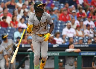 Athletics slug 8 HRs vs. Phillies, most by team since 1999