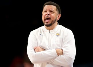 The Pittsburgh Panthers have signed Jeff Capel to a contract extension