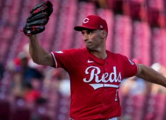 Reds lose reliever Brent Suter to partial shoulder muscle tear