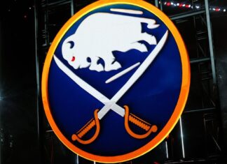 Sabres avert arbitration, sign Beck Malenstyn
