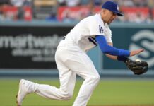 Dodgers, hurting at shortstop, sign free agent Nick Ahmed