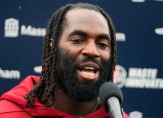Matthew Judon has animated talks with Patriots coach Mayo, brass
