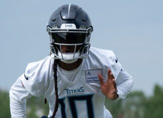 Titans’ DeAndre Hopkins won’t need surgery, out ‘several weeks’