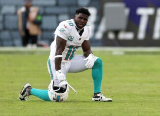 Source: Dolphins, Tyreek Hill agree to restructured $90M deal