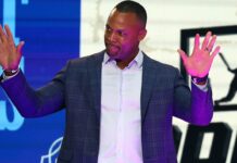 Rangers honor longtime great Adrián Beltré on Hall of Fame induction