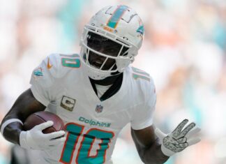 Amid barbs, Tyreek Hill challenges sprinter Noah Lyles to race