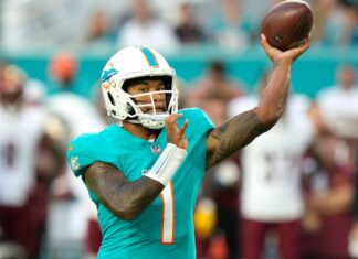 Candid Tua Tagovailoa calls out Brian Flores for coaching style