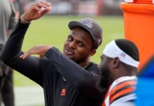 Browns’ Deshaun Watson limited in practice with arm soreness
