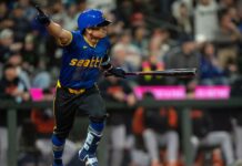 Mariners rally in 10th, give Dan Wilson victory in debut