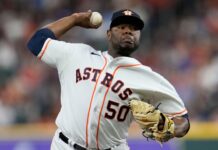 Astros sign Hector Neris for second run with team
