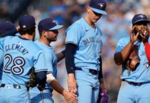 Blue Jays’ Bassitt helps Francis deflect critics with sign