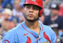 Catcher Willson Contreras to miss three weeks, Cardinals say