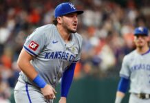 Vinnie Pasquantino out for regular season with broken thumb