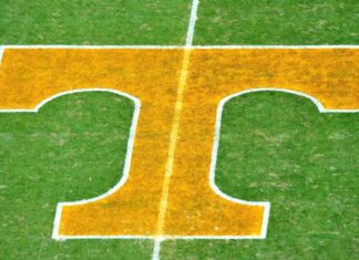 Tennessee’s Danny White makes the SEC’s highest-paid AD