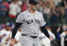 Holmes blows major league-leading 11th save in Yankees’ loss