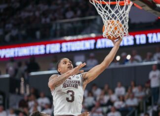 Kansas guard Shaquille Moore, broken leg, could miss 8 weeks