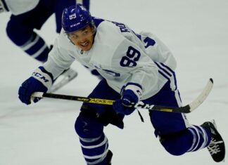 Leafs, Nick Robertson end standoff with 1-year deal